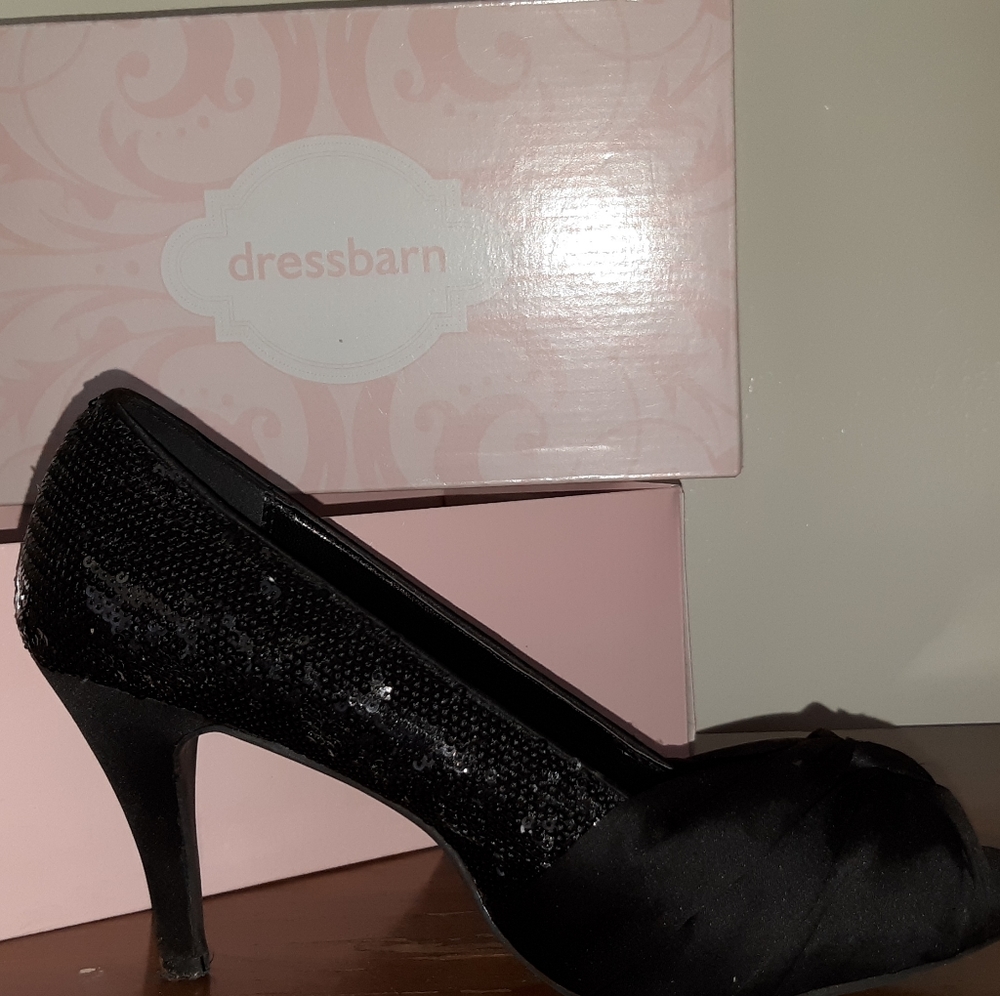 DRESSBARN BLACK WENDY HEELS